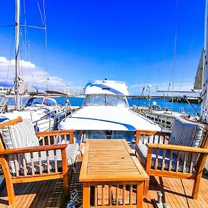 Botel Salvador Bahia Boat And Breakfast, Lido di Ostia